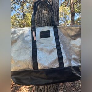VICTORIA'S SECRET 2017 LIMITED EDITION METALLIC SILVER WEEKENDER TOTE